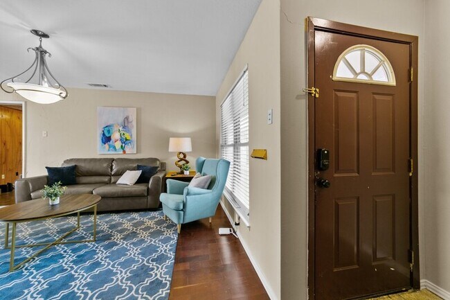 Building Photo - 2117 Freeland Way