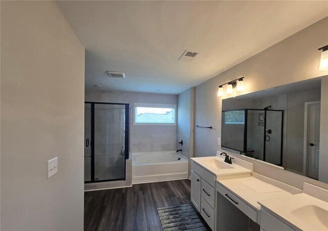 Building Photo - 121 Linden Ct