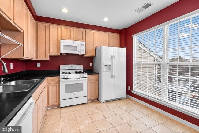 Building Photo - 204 Fallsgrove Blvd