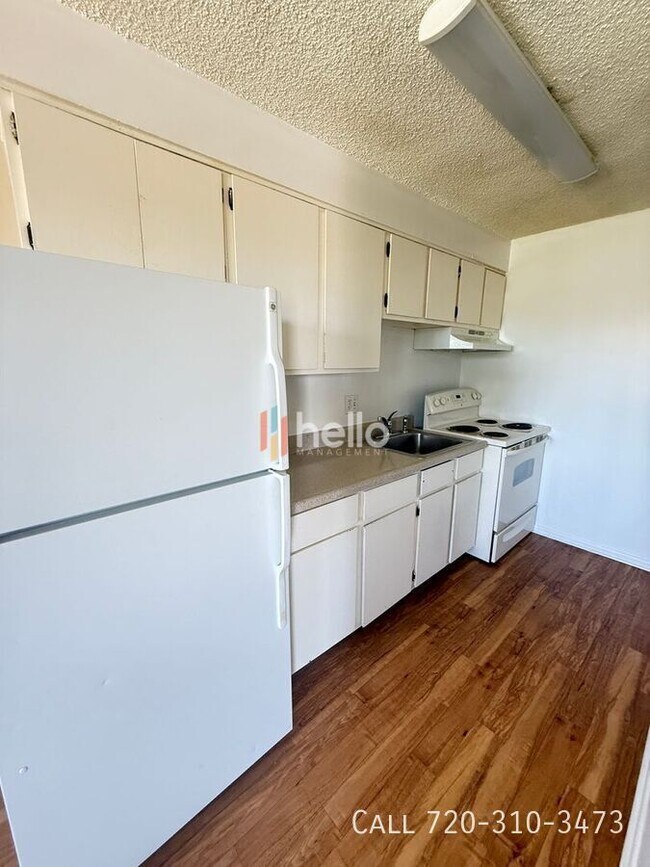 Primary Photo - 1420 W 71st Pl