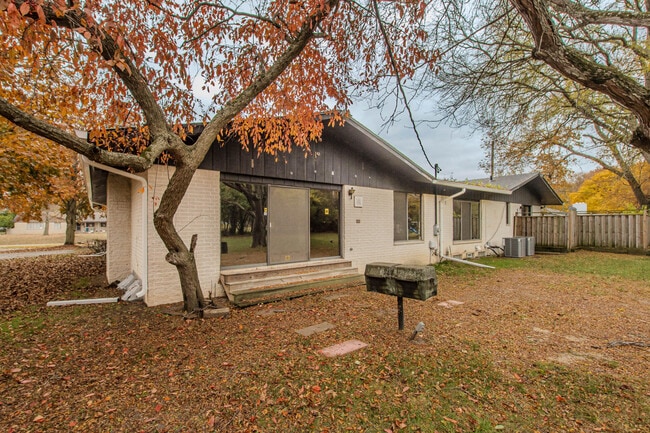 Building Photo - 22745 Wrexford Dr