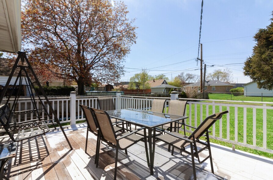 Building Photo - 8108 S 85th Ave