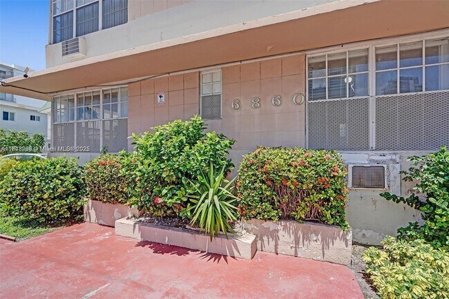 Building Photo - 6860 Abbott Ave