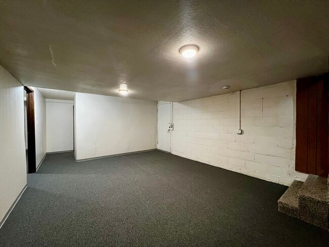 Building Photo - Non-Refundable & Security Deposit Total: $1500.00