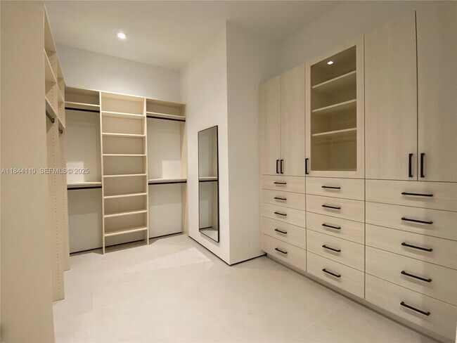 Building Photo - 13085 Coronado Terrace