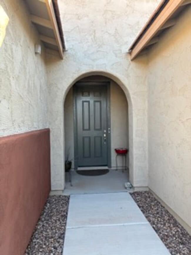 Building Photo - STUNNING NEWER HOME- GATED