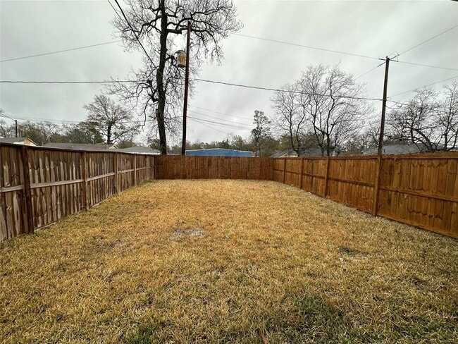 Building Photo - 9302 Bean St