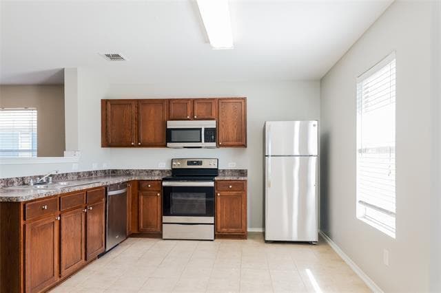 Building Photo - 837 Santa Rosa Dr