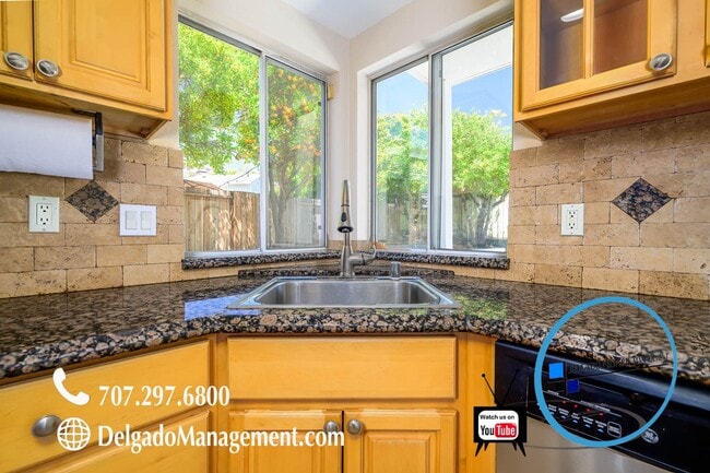 Building Photo - Completely remodeled Glen Cove 5 bed home