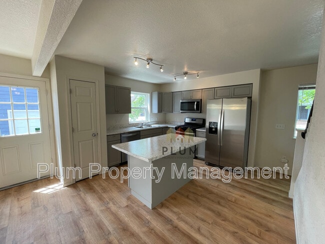 Building Photo - 4783 Calistoga Ln