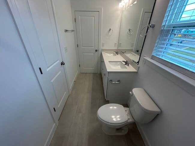 Building Photo - 6 Bedroom | 4 Bathroom New Construction Ga...