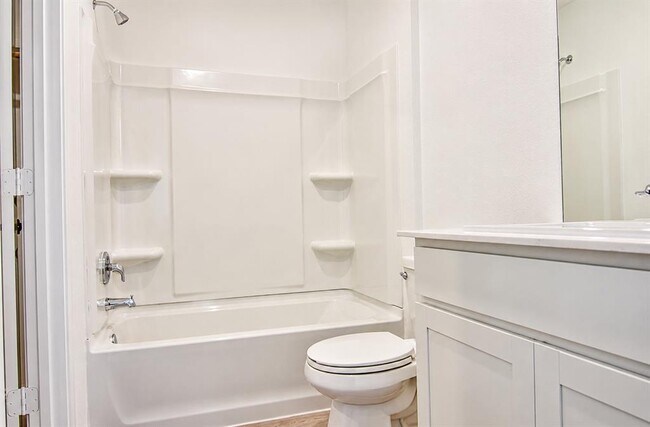 Building Photo - 397 Keefer