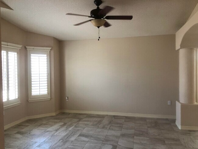 Building Photo - 6216 Lovebird Ln