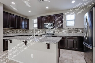 Building Photo - 270 N Scott Dr