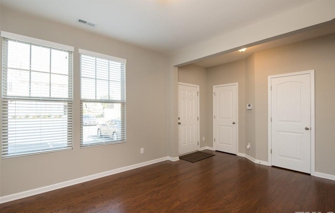 Building Photo - 4438 Hillsgrove Rd