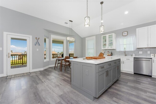 Building Photo - 4106 Grayson Dr