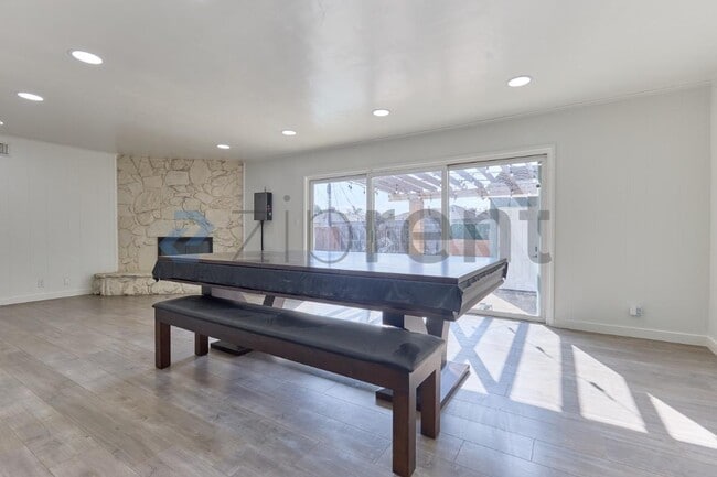 Building Photo - 1410 Central Ave