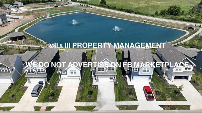 Building Photo - 8733 SW Edgewater Dr