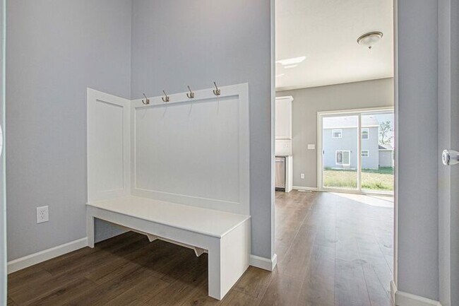 Building Photo - 54154 Angeline Dr