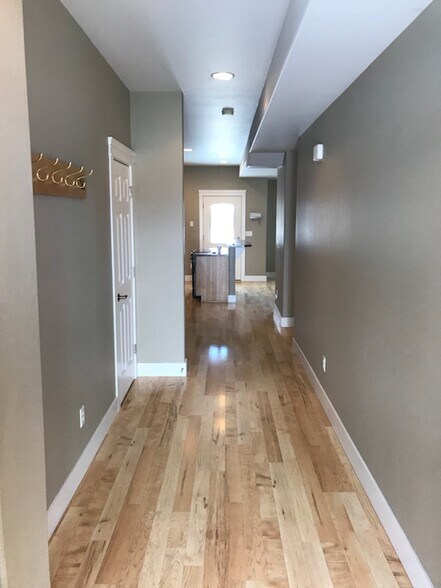 Building Photo - 1035 Road Runner St.