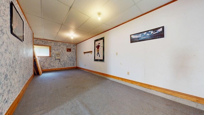 Building Photo - Cute ranch, all Electric in Madison Schools