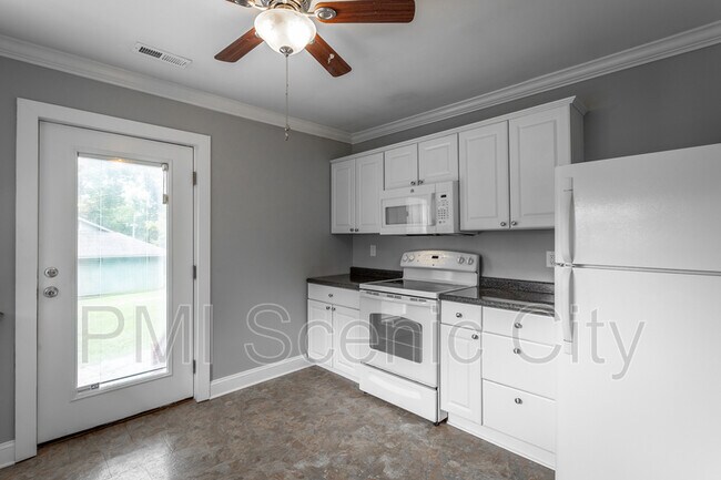 Building Photo - 416 Jadie Ln