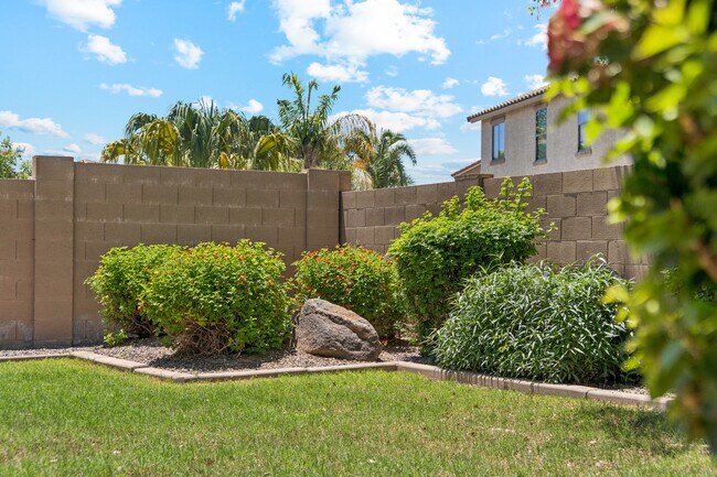 Building Photo - 4127 E Thunderheart Trail