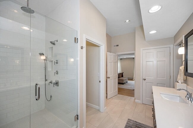 Building Photo - 4 Nashoba Dr