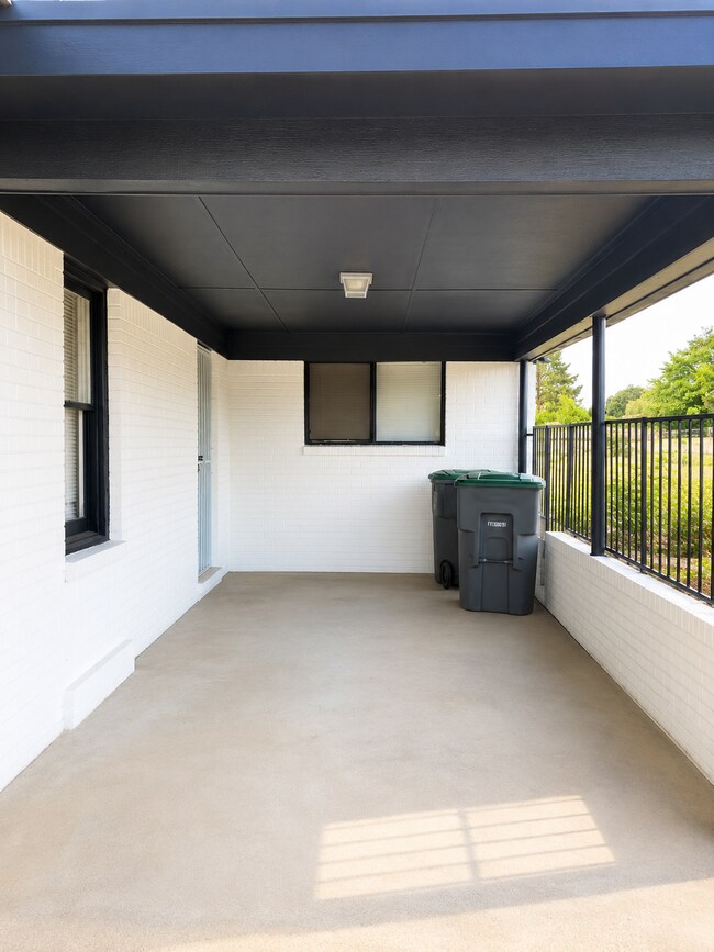 Building Photo - 5028 Acorn Dr
