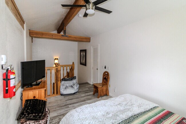 Building Photo - 43063 Goldmine Woods Ln