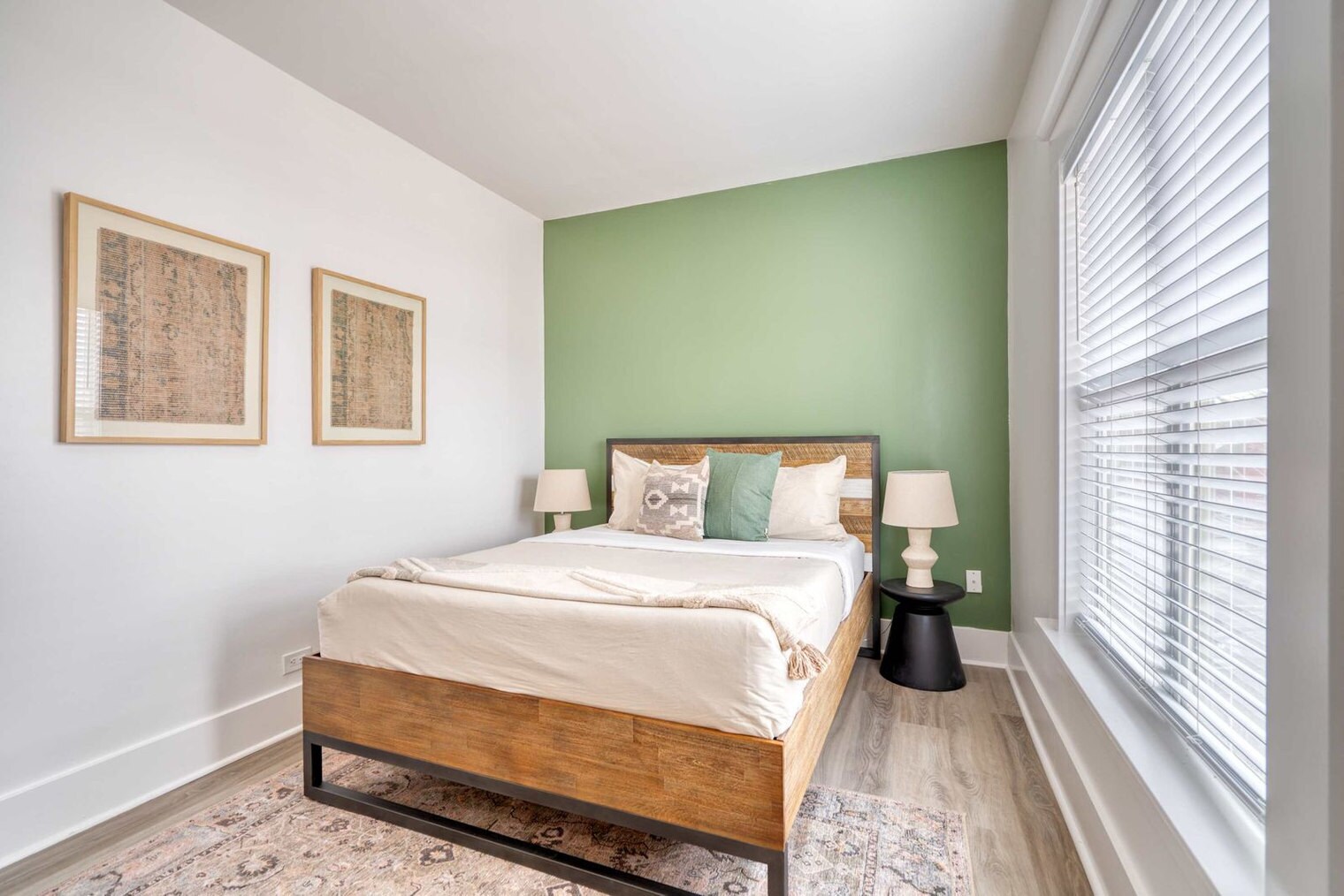 Building Photo - 317 NE Beech St