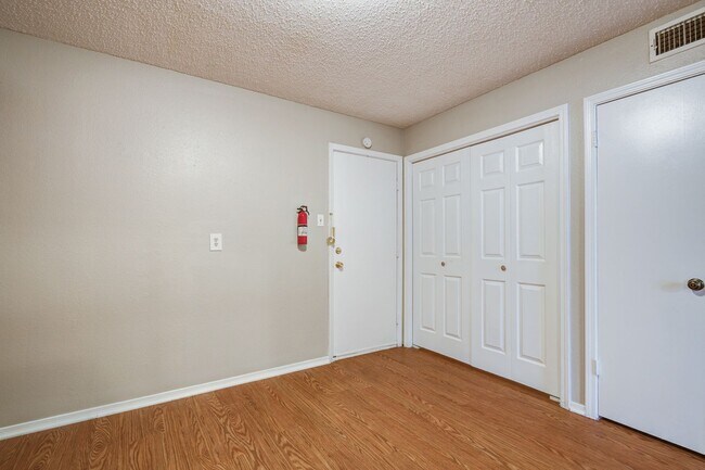 Building Photo - 3061 Olympia Dr