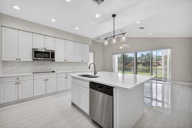 Building Photo - 2237 Newport Isles Blvd