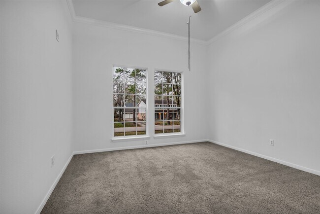 Building Photo - 701 Ravensworth Dr