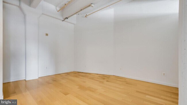 Building Photo - 444 N 4th St