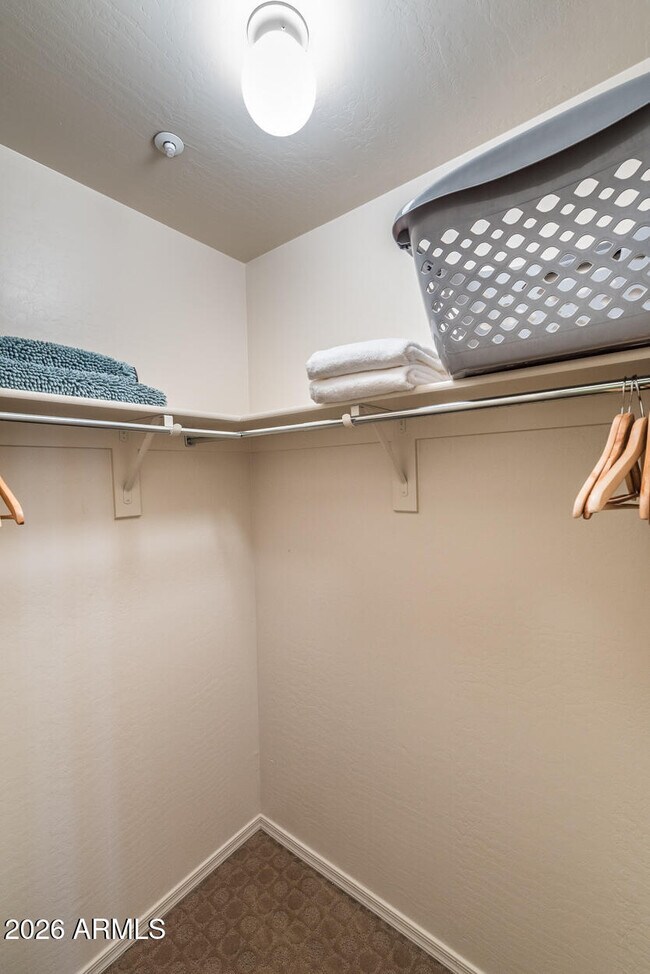 Building Photo - 1664 E Bridgeport Pkwy