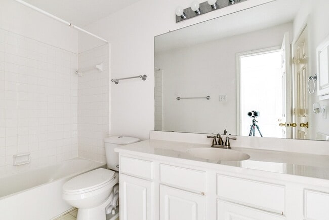 Building Photo - 1702 River Trail