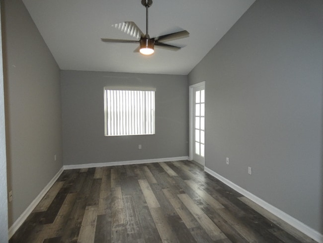 Building Photo - 2811 N Oakland Forest Dr