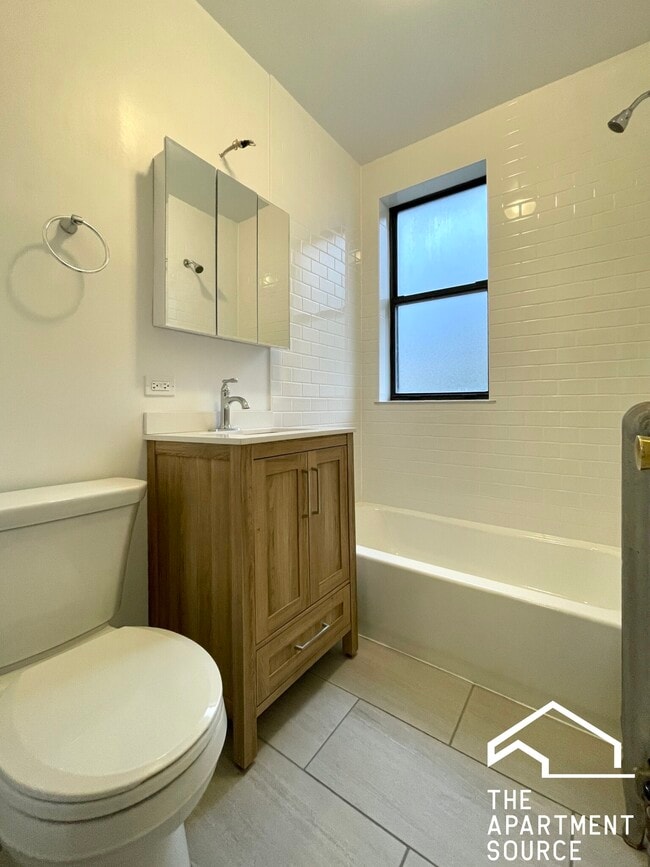 Building Photo - 1540 N Kedzie Ave