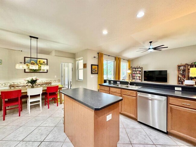 Building Photo - 16934 Melissa Ann Dr