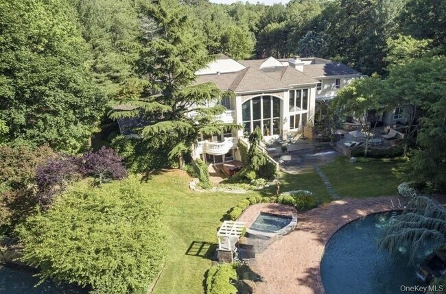 Building Photo - 55 Coves Run