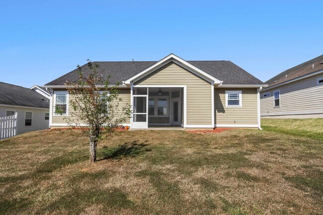 Building Photo - 2561 Lantana Ln