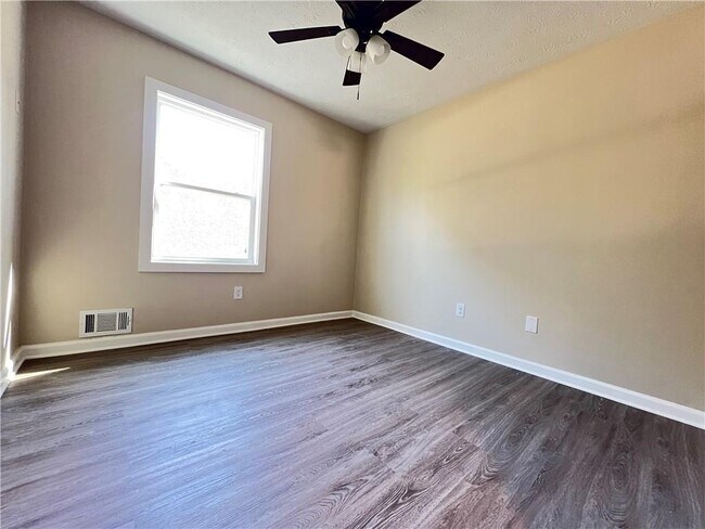 Building Photo - 550 Oglesby Bridge Rd SE