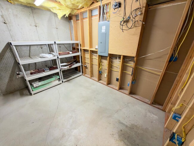 Building Photo - 317 W Farmside Dr