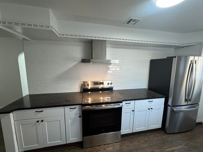 Building Photo - 417 SW 24th St