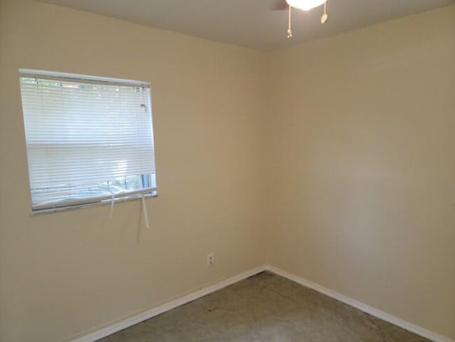 Building Photo - 3105 Langston Dr