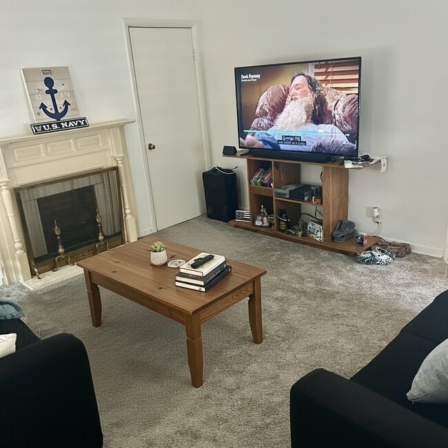 Building Photo - 626 Baldwin St