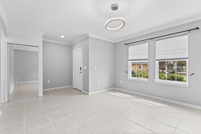 Building Photo - 681 SW Millard Dr