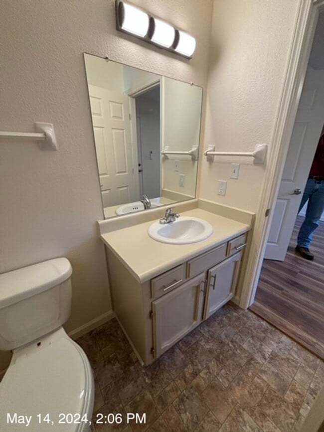 Building Photo - 079