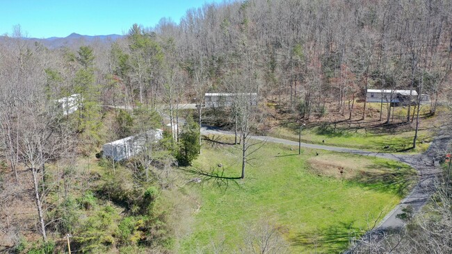 Building Photo - Newly Remodeled Mobile Home